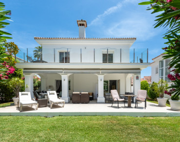Villa for sale in Estepona East - MEX1089