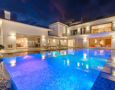Villa for sale in Guadalmina Alta - MEX1102