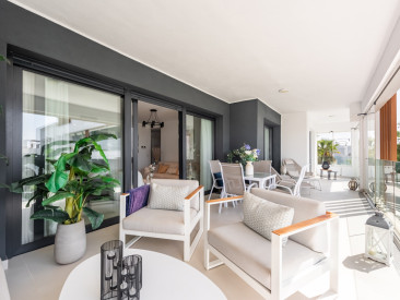 Apartment in Estepona — photo 2