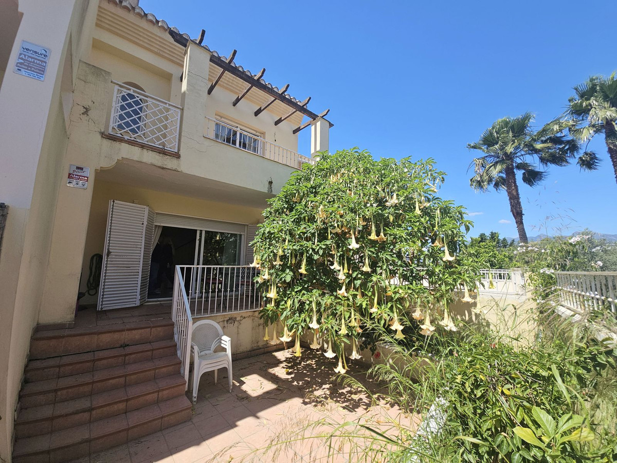 R5476927 - Town House in El Rosario