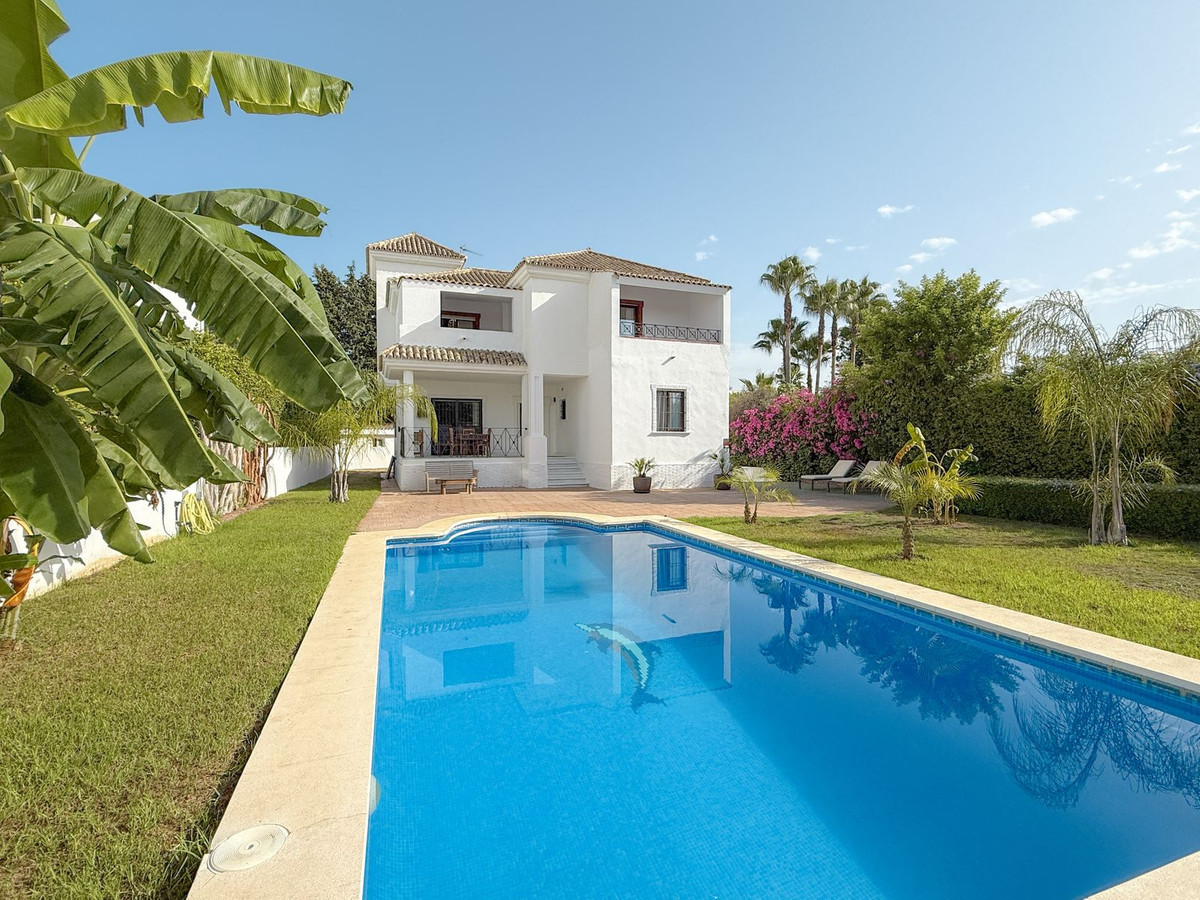 R5480920 - House in Guadalmina Baja