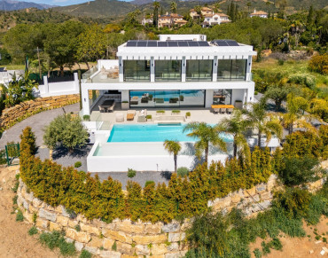 Villa for sale in Marbella East - 989-00054P