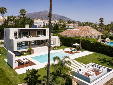 Villa in Marbella — photo 2