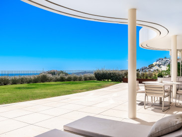 Apartment in Benahavis — photo 3