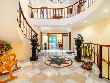 Villa in Marbella — photo 2